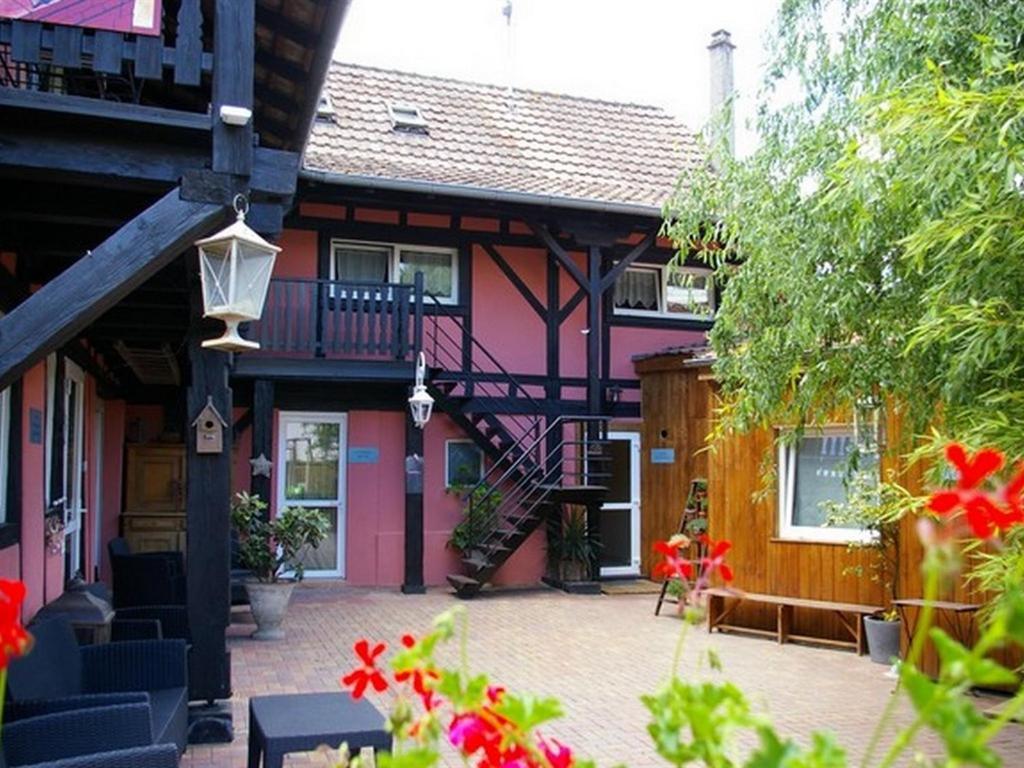 Chambres D'Hotes Le Domaine Des Remparts Селеста Экстерьер фото
